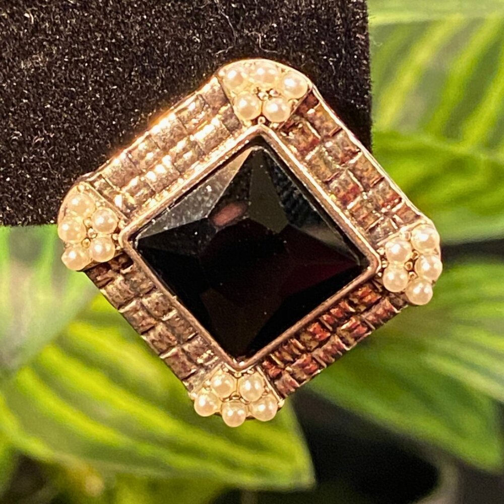 NEW, NEVER WORN Vintage Square Stud Earrings